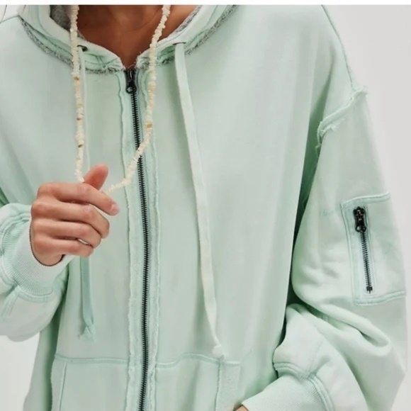 WE THE FREE BY YOUR SIDE LINED SWEATSHIRT HOODIE JACKET NWT Small - Picture 2 of 5